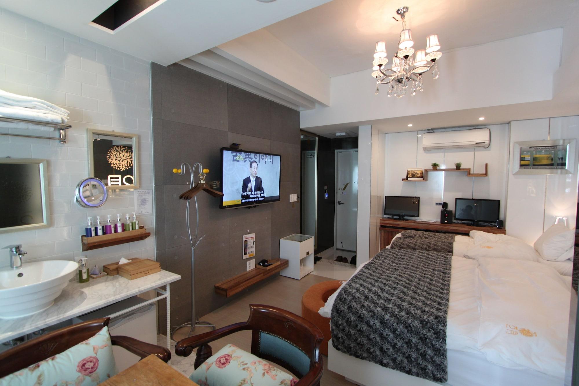February Hotel Apsan Daegu Exterior photo