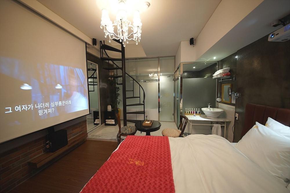 February Hotel Apsan Daegu Exterior photo