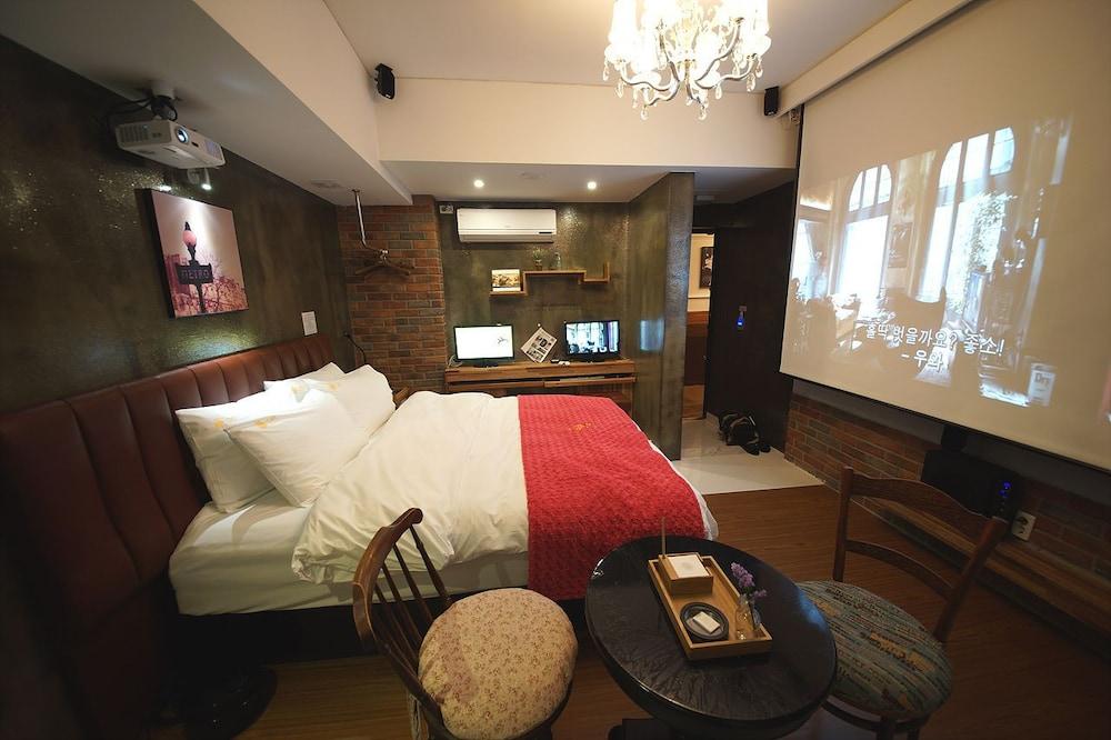 February Hotel Apsan Daegu Exterior photo