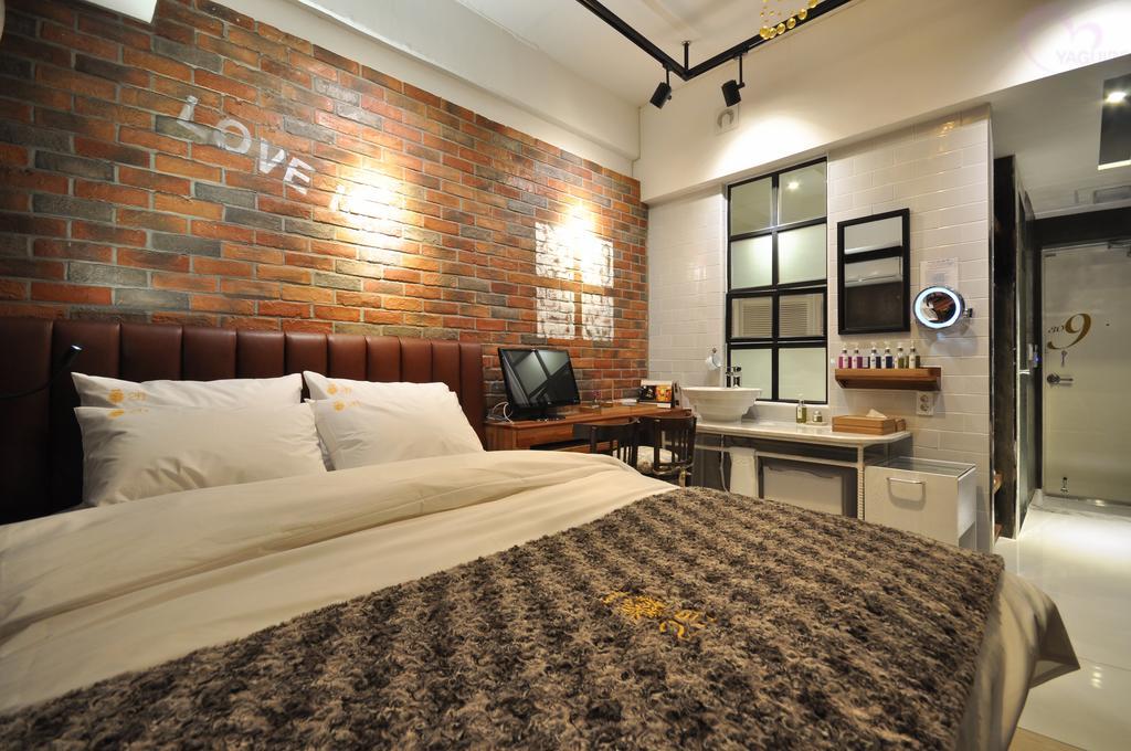 February Hotel Apsan Daegu Exterior photo