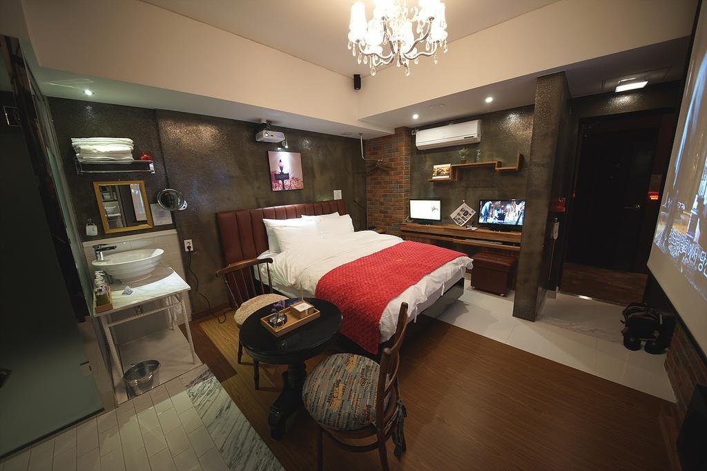 February Hotel Apsan Daegu Exterior photo
